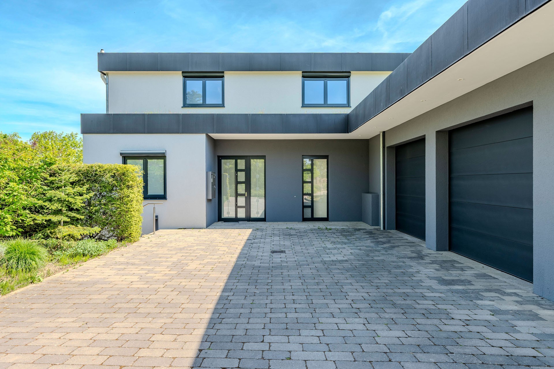 Hauseingang/Garage