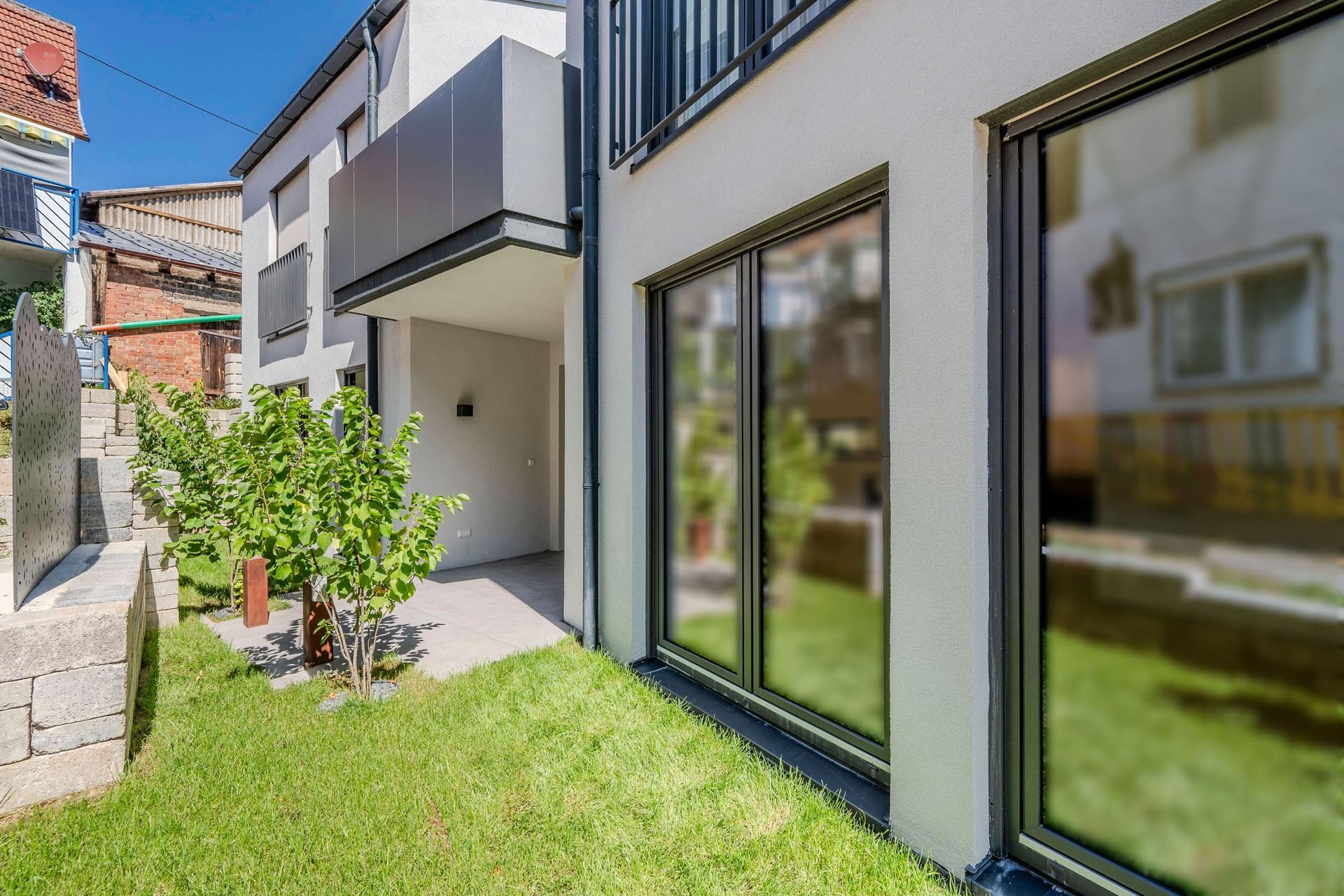 Garten mit Terrasse