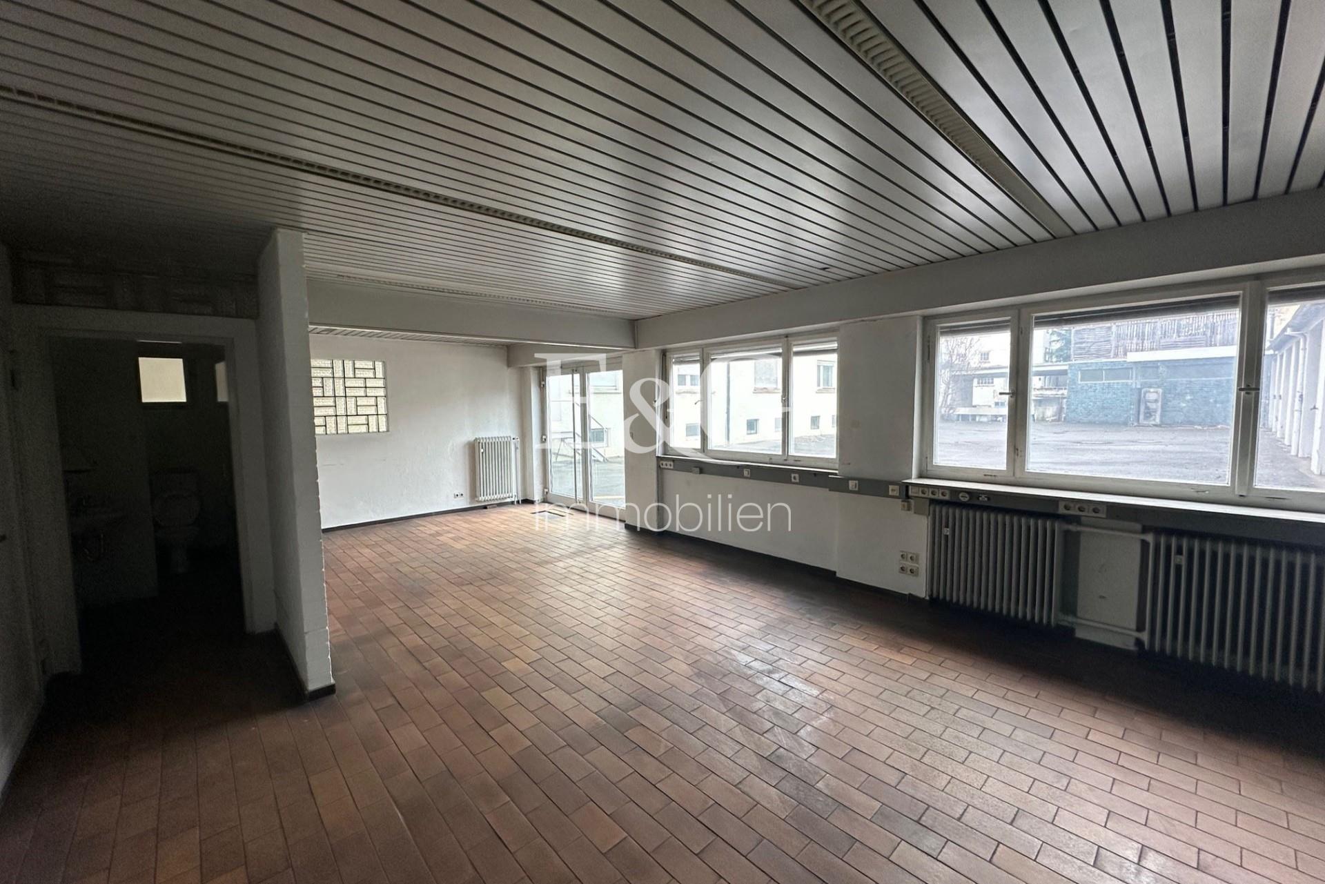 (2) Büro